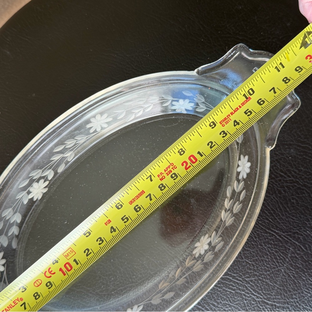 Beautiful Vintage Clear Glass Oval Pyrex Au Gratin Dish w/ Etched Floral Design - Picture 9 of 12